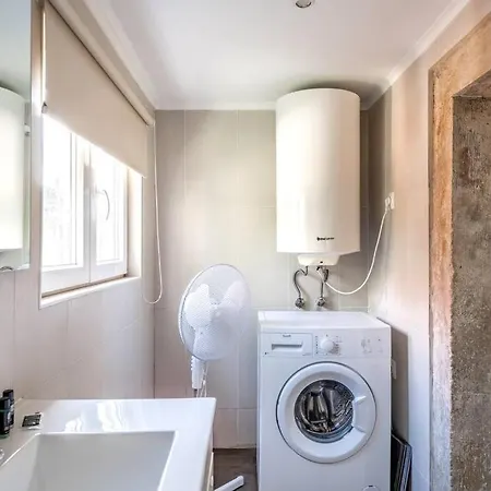 Apartamento In Graca On Ground Floor Lisboa